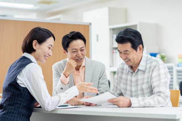 相続専門の司法書士・弁護士・税理士などに相談